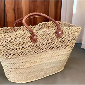PANIER DE PLAGE ARTISANAL EN PAILLE