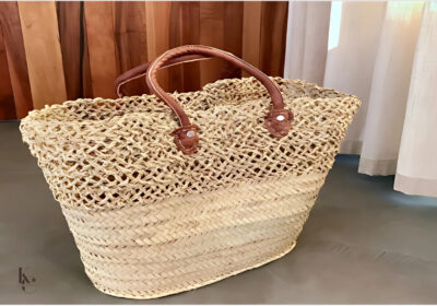 PANIER DE PLAGE ARTISANAL EN PAILLE